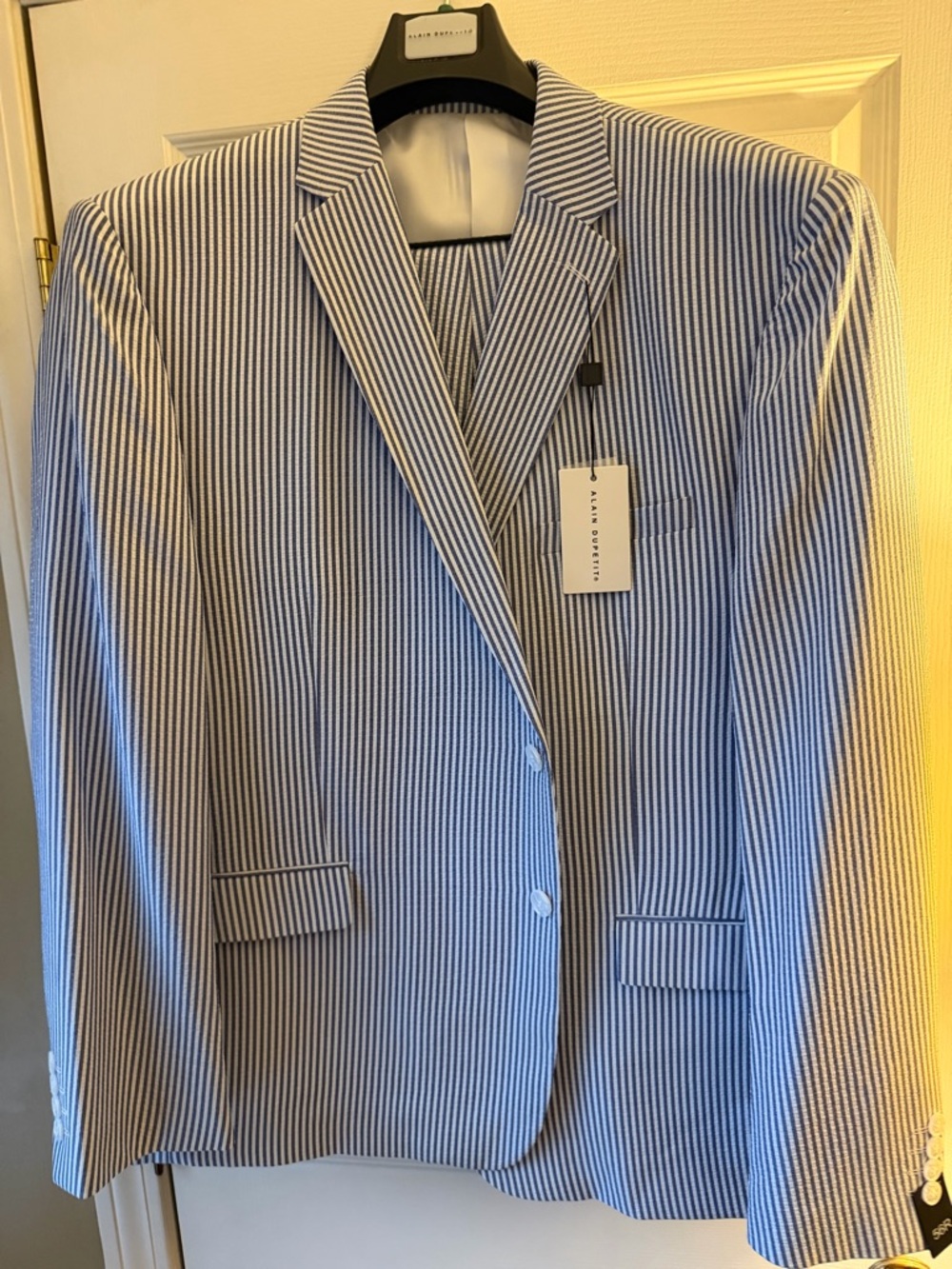 Alain Dupetit Blue & White Seersucker Suit - 56 R 50 Waist. Brand new with tags